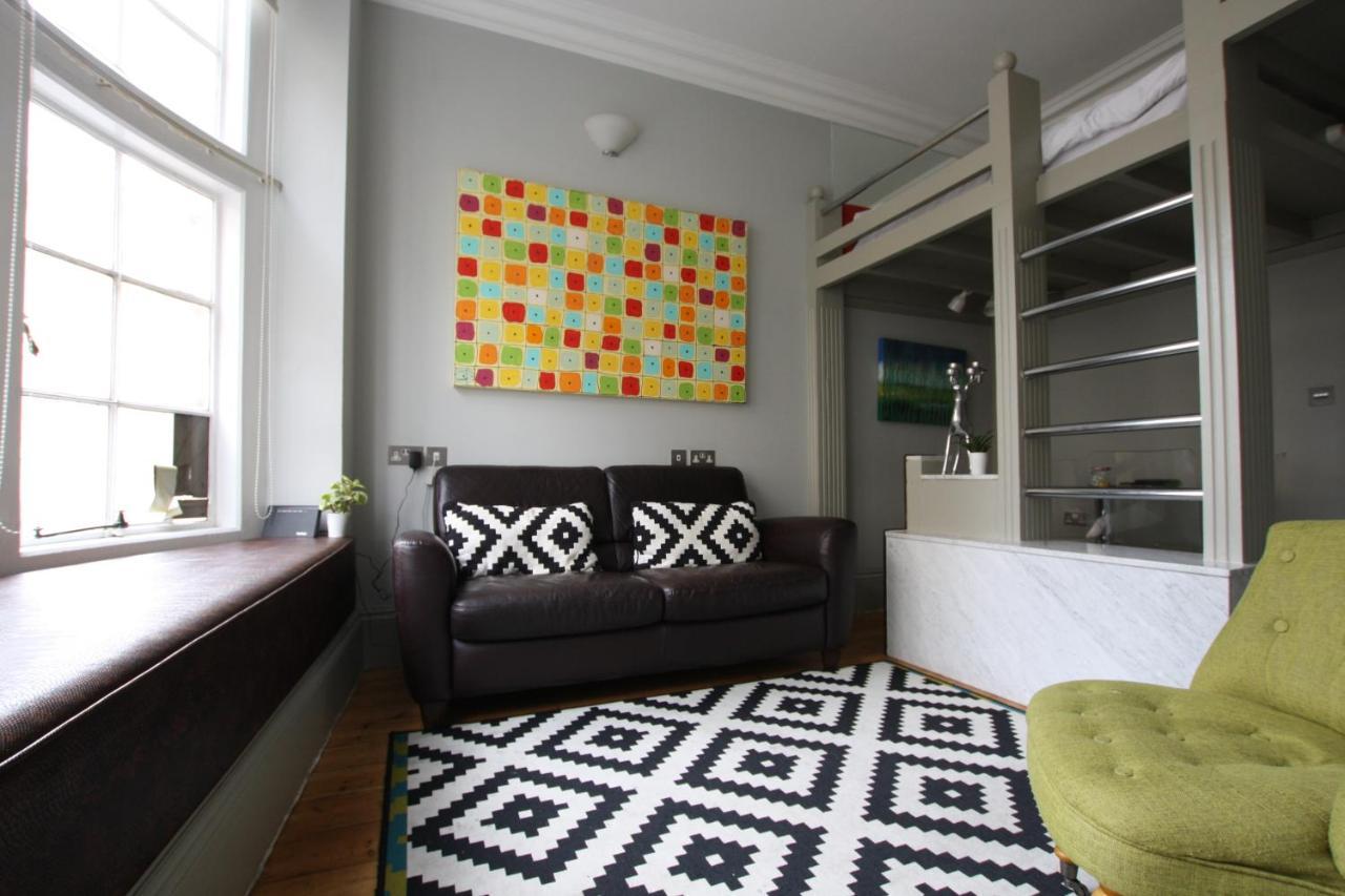 Historic Two Bed Apartment In Heart Of The City บริสตอล ภายนอก รูปภาพ